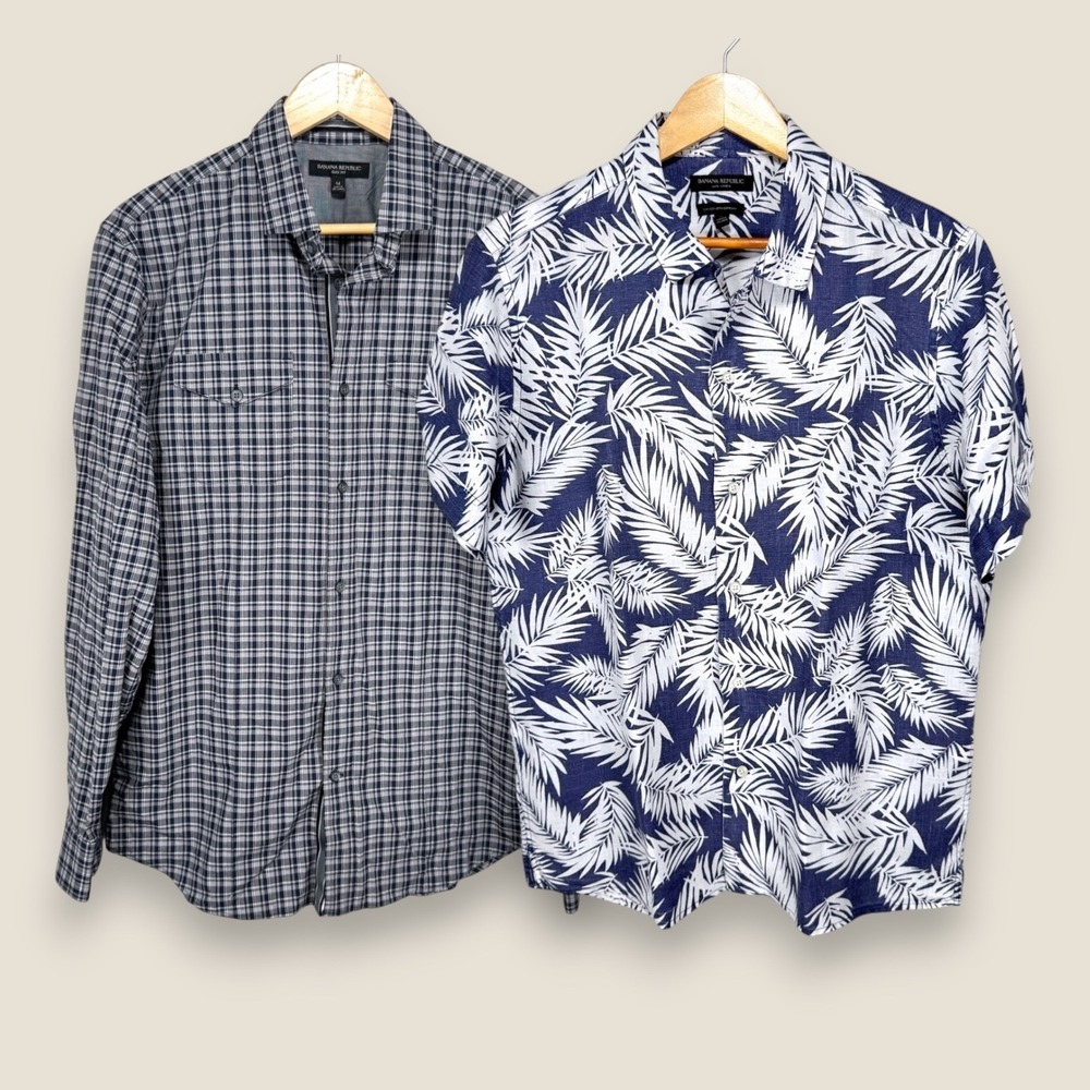 Lot of 2 Banana Republic Button Shirts Men Medium Camden Blue White Linen Cotton